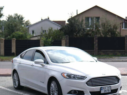 Форд Фьюжн 2013 в Хмельницком на Automoto.ua Белый Форд Фьюжн, объемом двигателя 2 л и пробегом 112 тыс. км за 11500 $, фото 1 на Automoto.ua