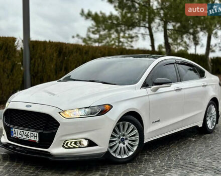 Білий Форд Фьюжен, об'ємом двигуна 2 л та пробігом 200 тис. км за 9000 $, фото 1 на Automoto.ua