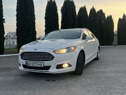 Белый Форд Фьюжн, объемом двигателя 2.5 л и пробегом 224 тыс. км за 9200 $, фото 1 на Automoto.ua