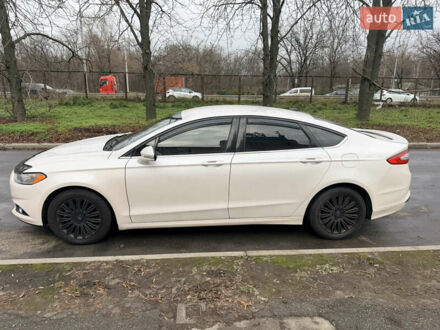 Білий Форд Фьюжен, об'ємом двигуна 2 л та пробігом 200 тис. км за 10500 $, фото 1 на Automoto.ua
