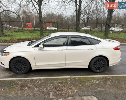 Білий Форд Фьюжен, об'ємом двигуна 2 л та пробігом 200 тис. км за 10500 $, фото 1 на Automoto.ua