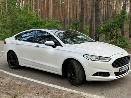 Білий Форд Фьюжен, об'ємом двигуна 2 л та пробігом 160 тис. км за 12700 $, фото 1 на Automoto.ua