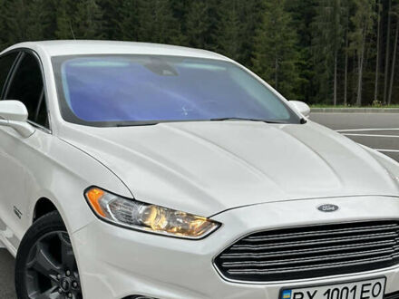 Форд Фьюжн 2014 в Хмельницком на Automoto.ua Белый Форд Фьюжн, объемом двигателя 2 л и пробегом 162 тыс. км за 13000 $, фото 1 на Automoto.ua