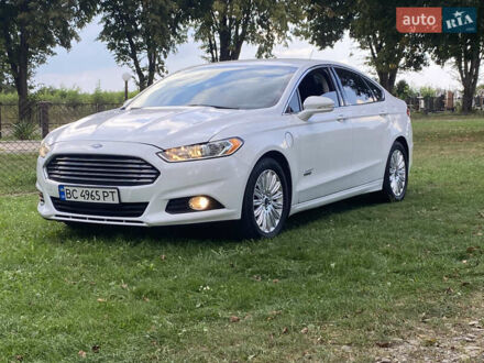 Білий Форд Фьюжен, об'ємом двигуна 2 л та пробігом 313 тис. км за 10900 $, фото 1 на Automoto.ua