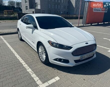 Белый Форд Фьюжн, объемом двигателя 2 л и пробегом 174 тыс. км за 11500 $, фото 1 на Automoto.ua