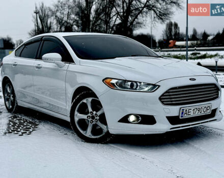 Белый Форд Фьюжн, объемом двигателя 2.5 л и пробегом 137 тыс. км за 10999 $, фото 1 на Automoto.ua