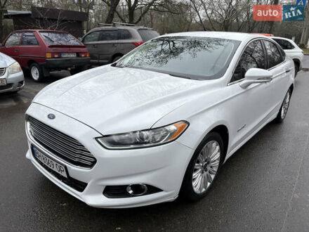 Білий Форд Фьюжен, об'ємом двигуна 2 л та пробігом 196 тис. км за 11900 $, фото 1 на Automoto.ua