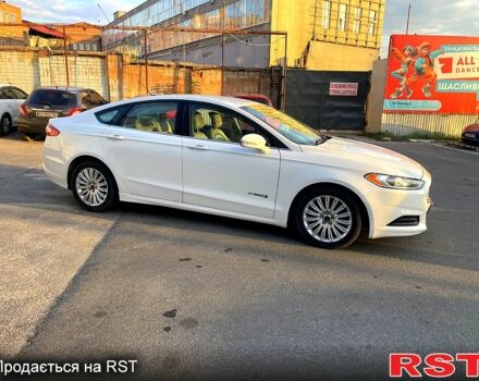 Білий Форд Фьюжен, об'ємом двигуна 2 л та пробігом 27100 тис. км за 10999 $, фото 1 на Automoto.ua