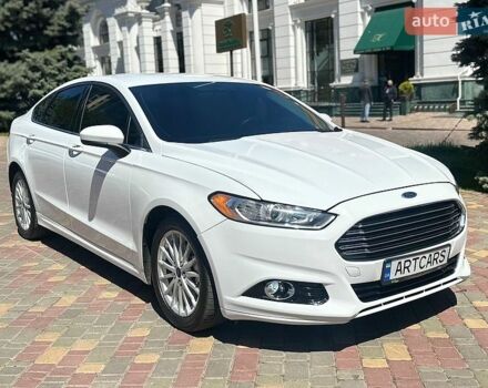 Белый Форд Фьюжн, объемом двигателя 2 л и пробегом 180 тыс. км за 11500 $, фото 1 на Automoto.ua