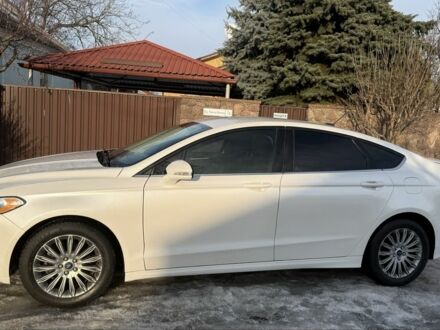 Белый Форд Фьюжн, объемом двигателя 2 л и пробегом 250 тыс. км за 9500 $, фото 1 на Automoto.ua