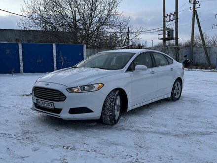 Белый Форд Фьюжн, объемом двигателя 2.49 л и пробегом 91 тыс. км за 10000 $, фото 1 на Automoto.ua