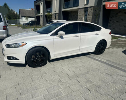 Форд Фьюжен 2015 у Львові на Automoto.ua Білий Форд Фьюжен, об'ємом двигуна 2 л та пробігом 200 тис. км за 9500 $, фото 1 на Automoto.ua