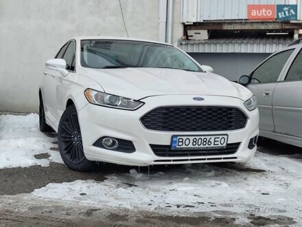 Білий Форд Фьюжен, об'ємом двигуна 2 л та пробігом 141 тис. км за 9800 $, фото 1 на Automoto.ua