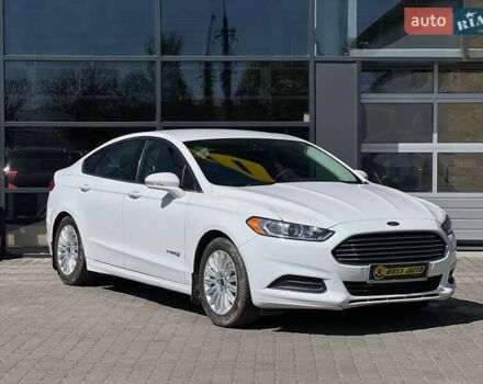 Білий Форд Фьюжен, об'ємом двигуна 2 л та пробігом 75 тис. км за 12900 $, фото 1 на Automoto.ua