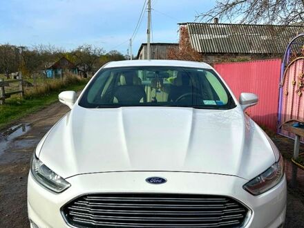 Белый Форд Фьюжн, объемом двигателя 2.5 л и пробегом 114 тыс. км за 10500 $, фото 1 на Automoto.ua