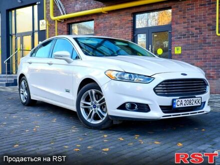 Белый Форд Фьюжн, объемом двигателя 2 л и пробегом 112 тыс. км за 13000 $, фото 1 на Automoto.ua