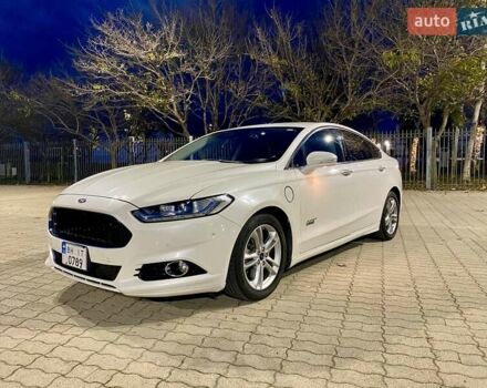 Білий Форд Фьюжен, об'ємом двигуна 2 л та пробігом 154 тис. км за 14400 $, фото 1 на Automoto.ua