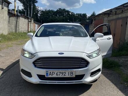 Форд Фьюжен 2015 у Чернігові на Automoto.ua Білий Форд Фьюжен, об'ємом двигуна 2.5 л та пробігом 173 тис. км за 10100 $, фото 1 на Automoto.ua