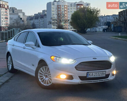 Білий Форд Фьюжен, об'ємом двигуна 2 л та пробігом 203 тис. км за 11500 $, фото 1 на Automoto.ua