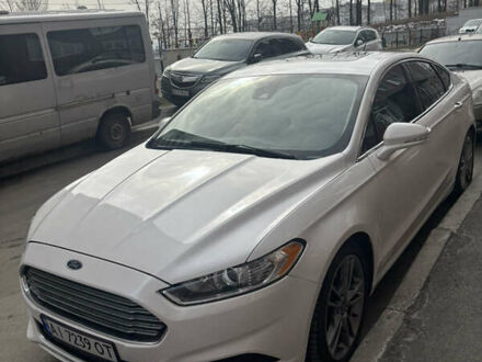 Форд Фьюжн 2015 в Киеве на Automoto.ua Белый Форд Фьюжн, объемом двигателя 2 л и пробегом 190 тыс. км за 11500 $, фото 1 на Automoto.ua