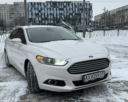 Білий Форд Фьюжен, об'ємом двигуна 2 л та пробігом 127 тис. км за 12500 $, фото 1 на Automoto.ua