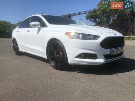 Форд Фьюжн 2015 в Одессе на Automoto.ua Белый Форд Фьюжн, объемом двигателя 2 л и пробегом 172 тыс. км за 10500 $, фото 1 на Automoto.ua