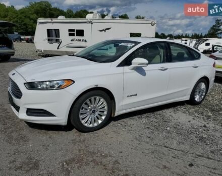 Білий Форд Фьюжен, об'ємом двигуна 2 л та пробігом 75 тис. км за 1000 $, фото 1 на Automoto.ua