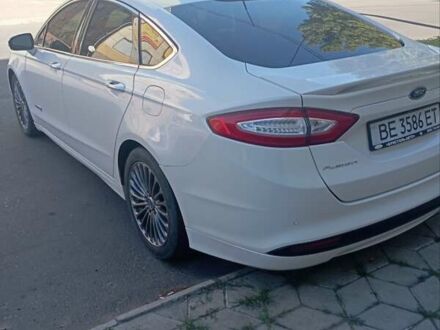 Білий Форд Фьюжен, об'ємом двигуна 2 л та пробігом 205 тис. км за 11500 $, фото 1 на Automoto.ua