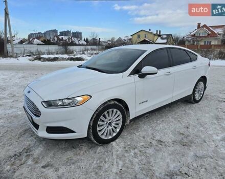 Белый Форд Фьюжн, объемом двигателя 2 л и пробегом 240 тыс. км за 10000 $, фото 1 на Automoto.ua