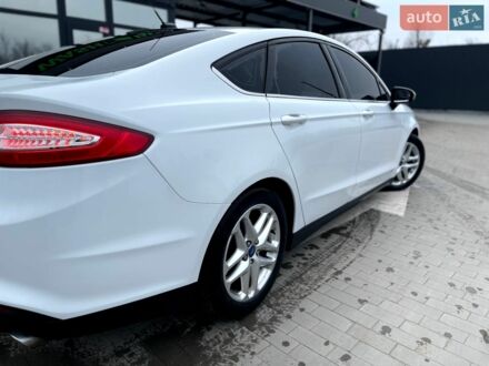 Білий Форд Фьюжен, об'ємом двигуна 2.5 л та пробігом 250 тис. км за 8100 $, фото 1 на Automoto.ua