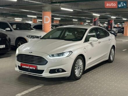Білий Форд Фьюжен, об'ємом двигуна 2 л та пробігом 222 тис. км за 12200 $, фото 1 на Automoto.ua