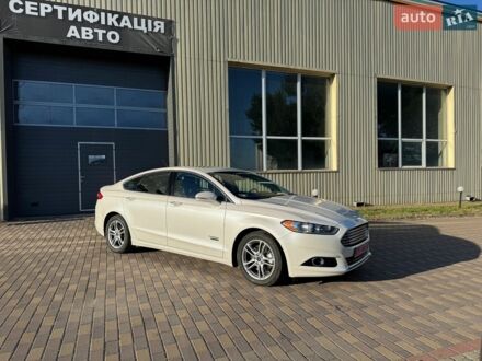 Білий Форд Фьюжен, об'ємом двигуна 2 л та пробігом 281 тис. км за 9750 $, фото 1 на Automoto.ua