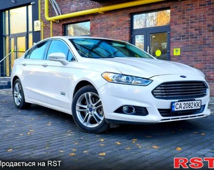 Білий Форд Фьюжен, об'ємом двигуна 2 л та пробігом 112 тис. км за 13000 $, фото 1 на Automoto.ua