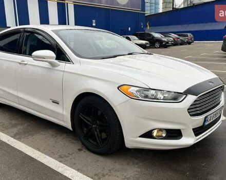 Білий Форд Фьюжен, об'ємом двигуна 2 л та пробігом 176 тис. км за 12500 $, фото 1 на Automoto.ua