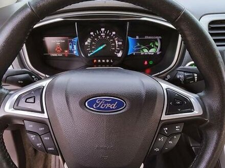 Белый Форд Фьюжн, объемом двигателя 2 л и пробегом 235 тыс. км за 11000 $, фото 1 на Automoto.ua