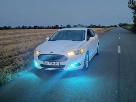 Форд Фьюжен 2015 у Дніпро (Дніпропетровську) на Automoto.ua Білий Форд Фьюжен, об'ємом двигуна 2.5 л та пробігом 130 тис. км за 11000 $, фото 1 на Automoto.ua