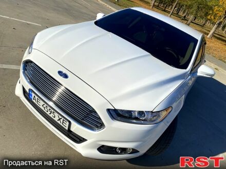 Форд Фьюжен 2015 у Дніпро (Дніпропетровську) на Automoto.ua Білий Форд Фьюжен, об'ємом двигуна 2.5 л та пробігом 150 тис. км за 12200 $, фото 1 на Automoto.ua