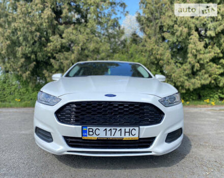 Белый Форд Фьюжн, объемом двигателя 2.5 л и пробегом 120 тыс. км за 10000 $, фото 1 на Automoto.ua