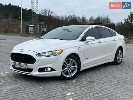 Форд Фьюжн 2015 в Львове на Automoto.ua Белый Форд Фьюжн, объемом двигателя 2 л и пробегом 175 тыс. км за 11300 $, фото 1 на Automoto.ua