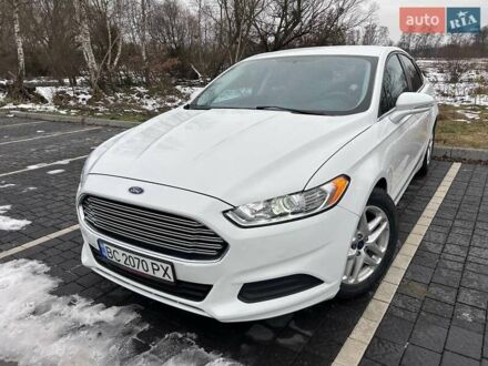 Форд Фьюжн 2015 в Львове на Automoto.ua Белый Форд Фьюжн, объемом двигателя 2.49 л и пробегом 141 тыс. км за 7500 $, фото 1 на Automoto.ua