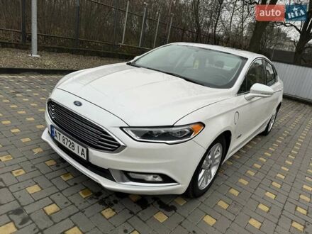 Белый Форд Фьюжн, объемом двигателя 2 л и пробегом 260 тыс. км за 12800 $, фото 1 на Automoto.ua