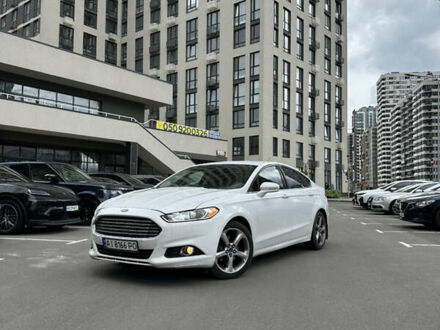 Белый Форд Фьюжн, объемом двигателя 2.49 л и пробегом 206 тыс. км за 10500 $, фото 1 на Automoto.ua