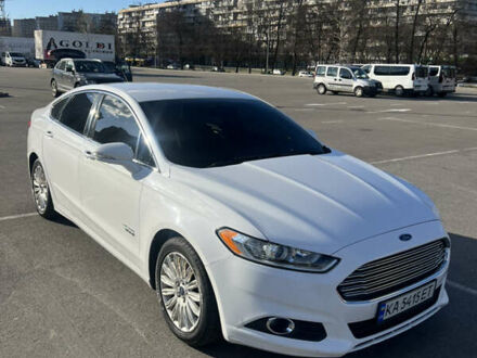 Форд Фьюжн 2016 в Киеве на Automoto.ua Белый Форд Фьюжн, объемом двигателя 2 л и пробегом 150 тыс. км за 14000 $, фото 1 на Automoto.ua