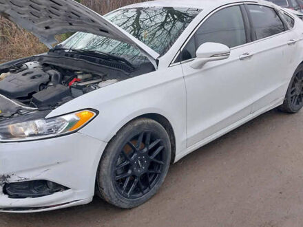 Белый Форд Фьюжн, объемом двигателя 2 л и пробегом 150 тыс. км за 5000 $, фото 1 на Automoto.ua