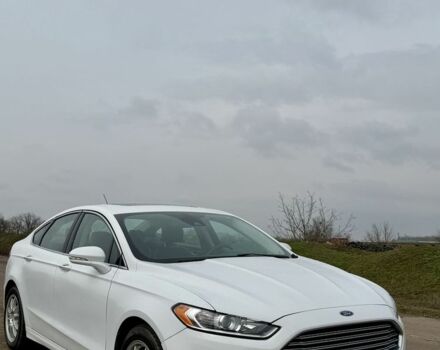 Білий Форд Фьюжен, об'ємом двигуна 2 л та пробігом 128 тис. км за 12300 $, фото 1 на Automoto.ua