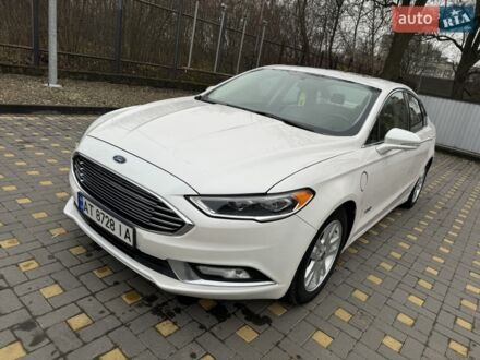 Белый Форд Фьюжн, объемом двигателя 2 л и пробегом 260 тыс. км за 12300 $, фото 1 на Automoto.ua