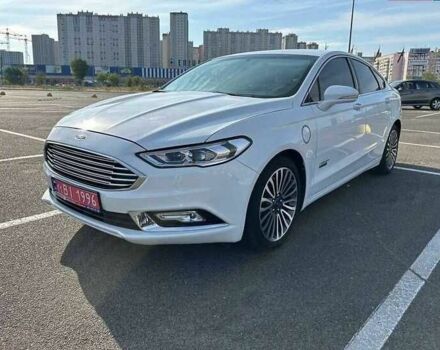 Білий Форд Фьюжен, об'ємом двигуна 2 л та пробігом 115 тис. км за 13500 $, фото 1 на Automoto.ua