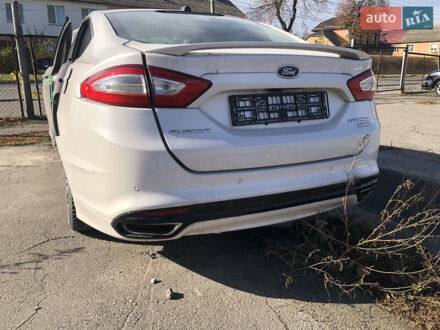 Белый Форд Фьюжн, объемом двигателя 2 л и пробегом 167 тыс. км за 4500 $, фото 1 на Automoto.ua