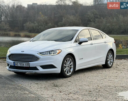 Білий Форд Фьюжен, об'ємом двигуна 2 л та пробігом 175 тис. км за 12500 $, фото 1 на Automoto.ua