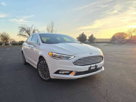 Білий Форд Фьюжен, об'ємом двигуна 2 л та пробігом 60 тис. км за 8000 $, фото 1 на Automoto.ua